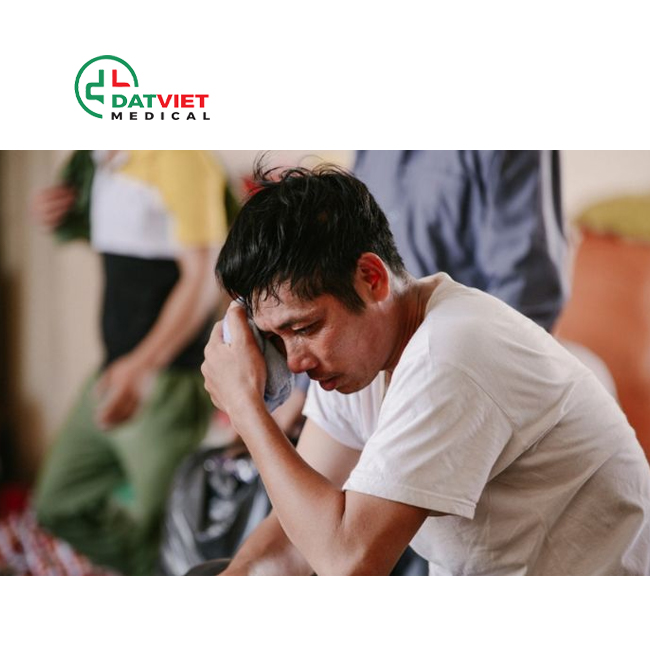 nên làm gì khi bị say nắng